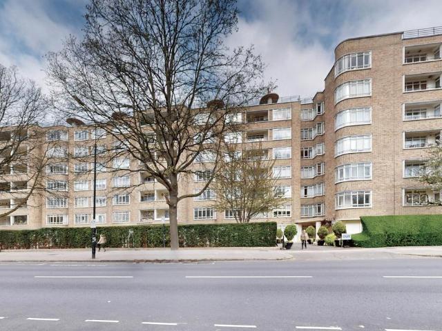 Flat for sale in St. John's Wood, Greater London