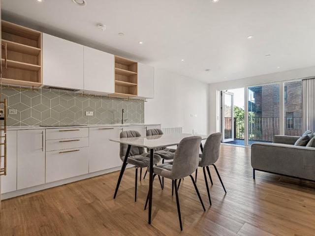 Flat for sale in Hornsey, Greater London