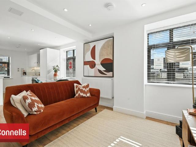 Flat for sale in Walton, Aylesbury