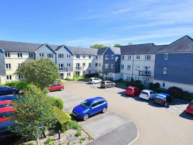 Flat for sale in Weir Quay, Devon