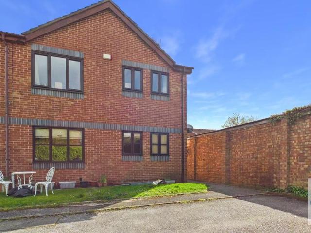 Flat for sale in Sutton Coldfield, West Midlands