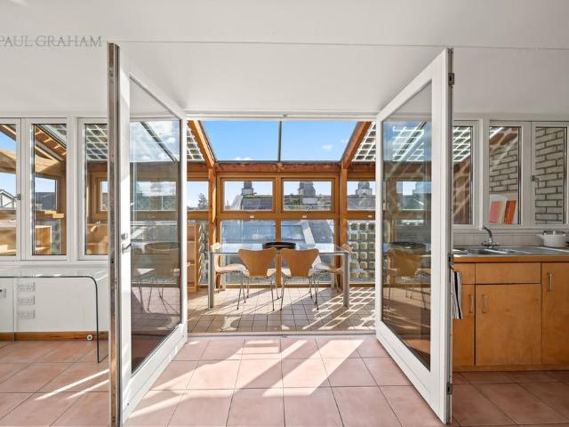 Flat for sale in Hackbridge, Greater London