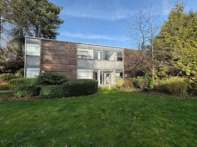 Flat for sale in St Albans, Five Acres