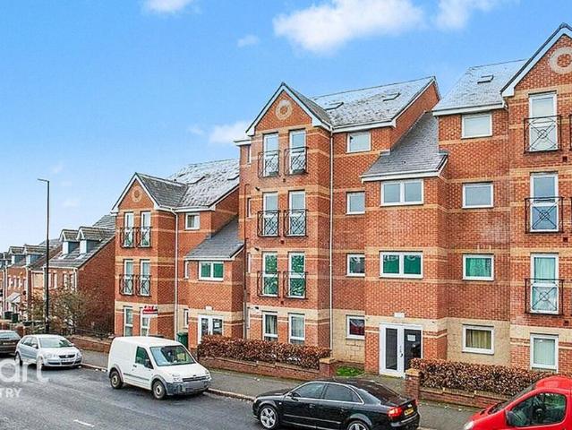 Flat for sale in Ball Hill, West Midlands
