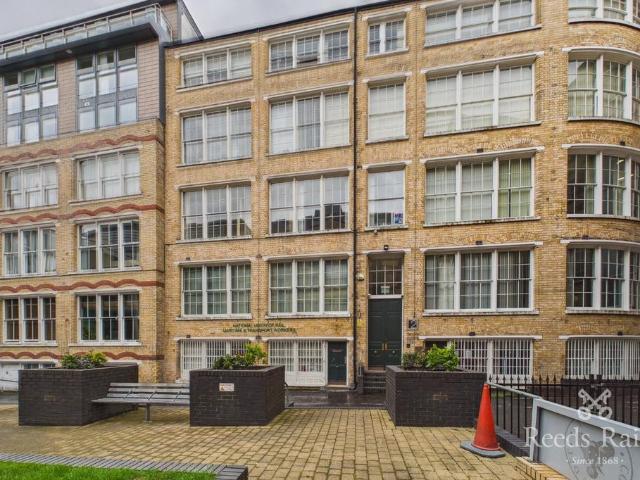 Flat for sale in Cavern Quarter, Calderstones