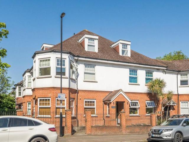 Flat for sale in London Borough of Lewisham, Greater London