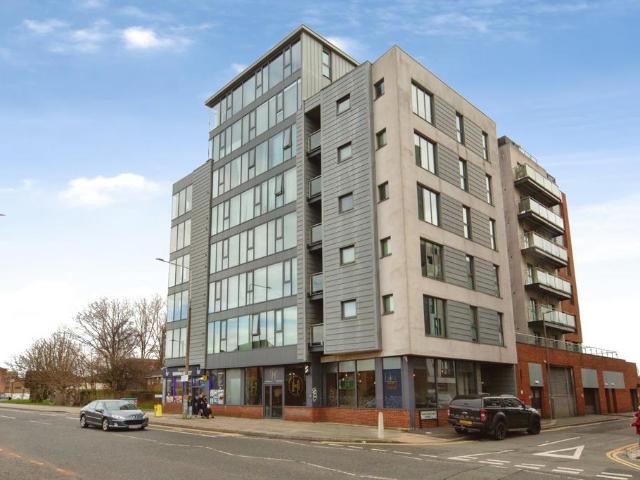 Flat for sale in Calderstones