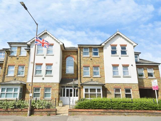 Flat for sale in Bocking, Chipping Hill