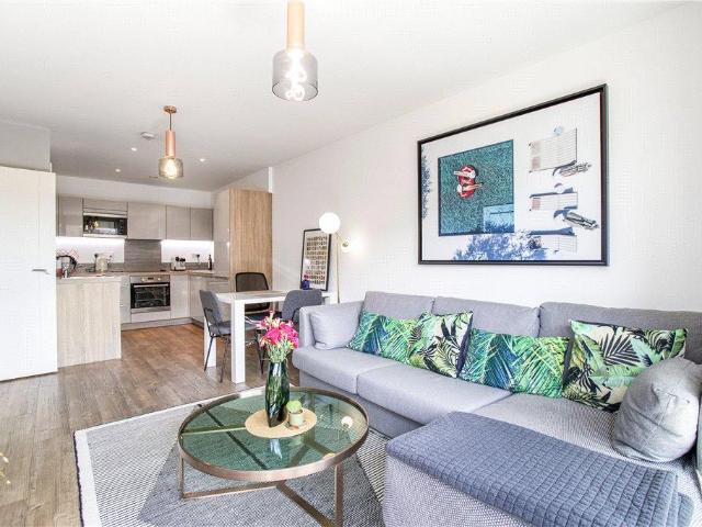 Flat for sale in London Borough of Lewisham, Greater London