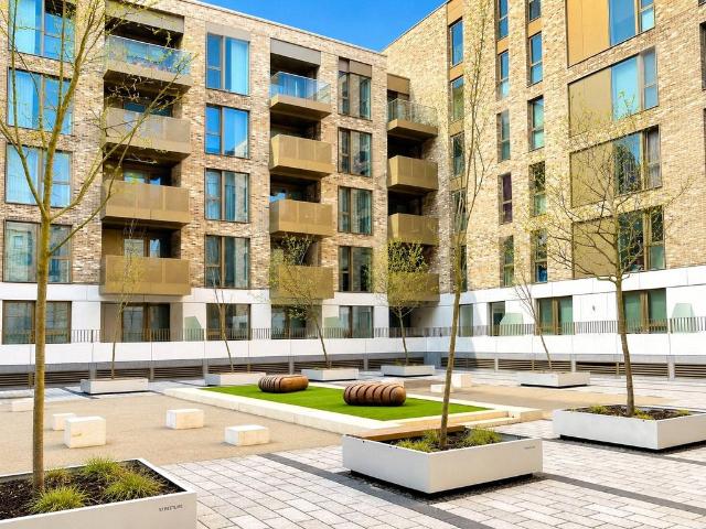 Flat for sale in Brixton, Greater London