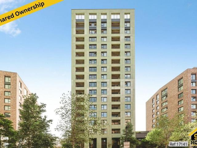 Flat for sale in Bromley-by-Bow, Bow