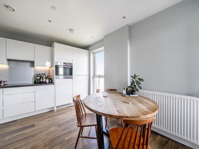 Flat for sale in Leyton, Greater London