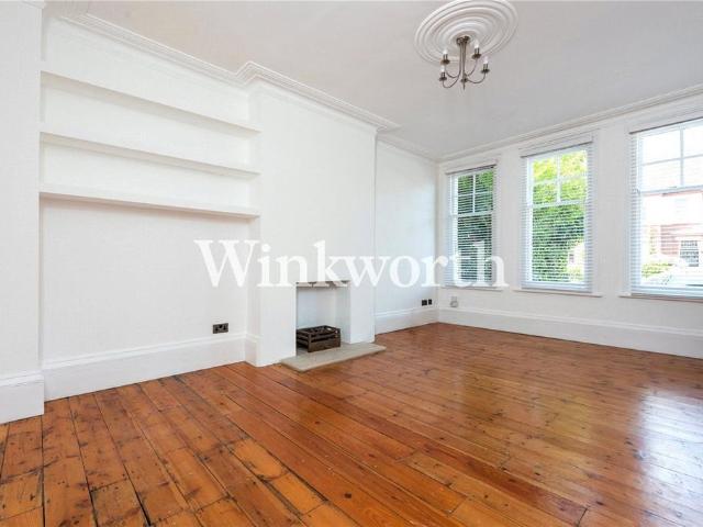 Flat for sale in Palmers Green, Greater London