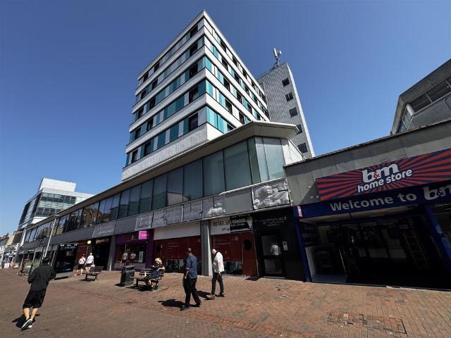 Flat for sale in Key Street, Suffolk
