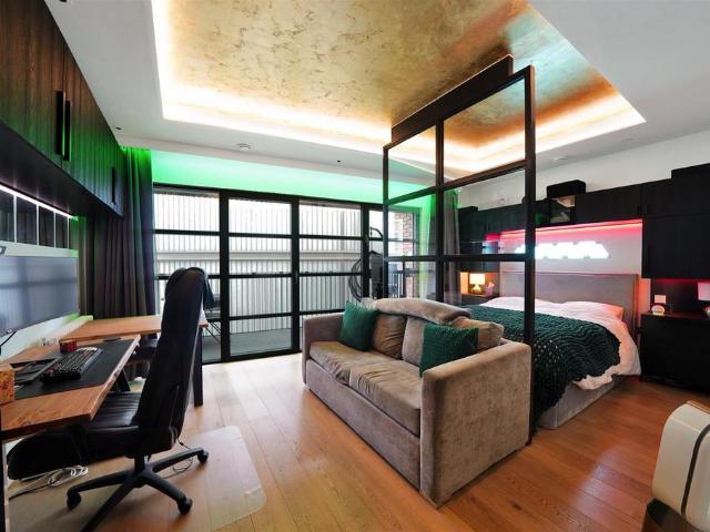 Flat for sale in London City Island, Blackwall