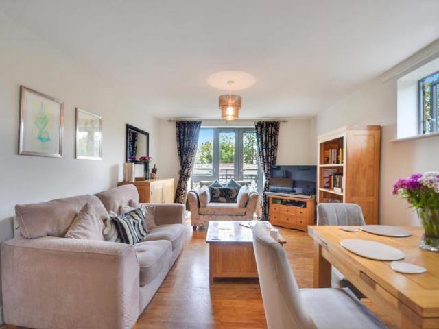 Flat for sale in West Norwood, Greater London