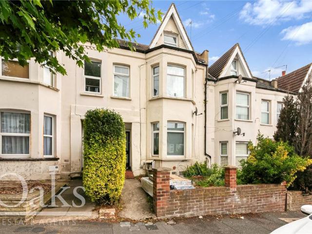 Flat for sale in London Borough of Croydon, South Norwood