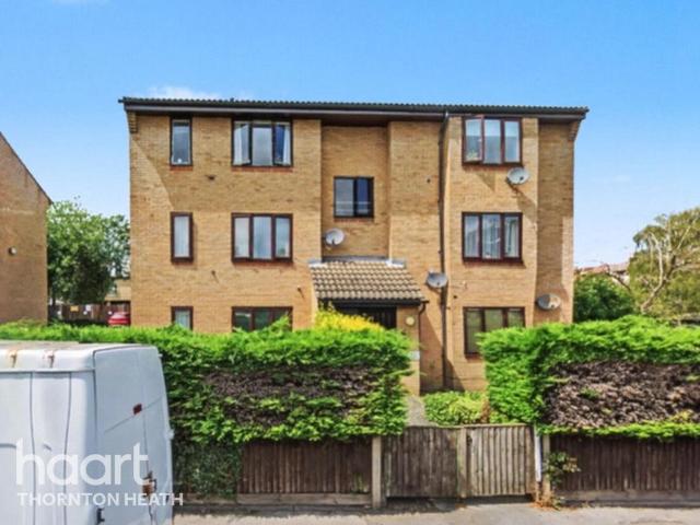 Flat for sale in London Borough of Croydon, South Norwood
