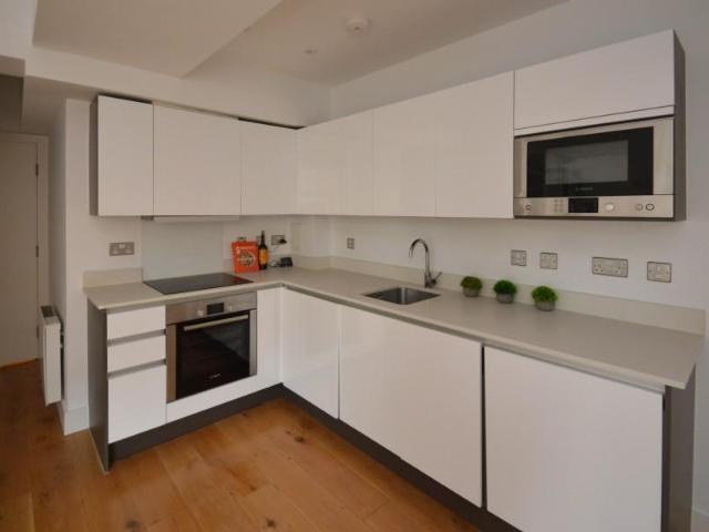 Flat for sale in Clewer Village, Windsor