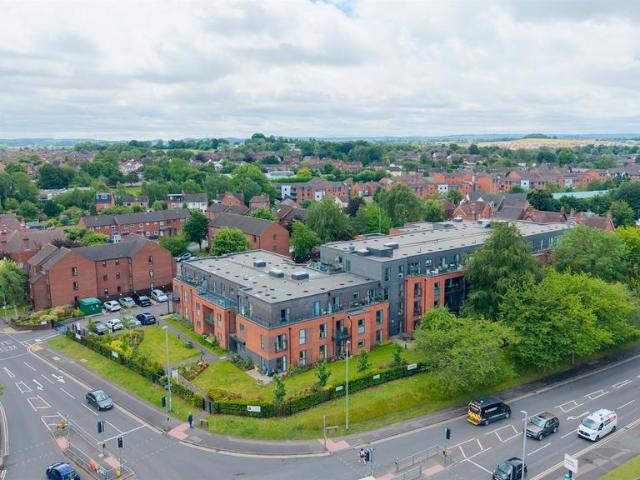 Flat for sale in Lichfield, Boley Park