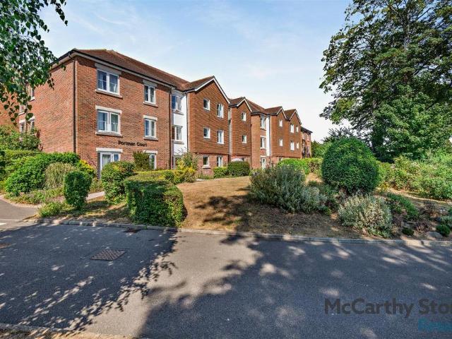 Flat for sale in Uckfield, Cross In Hand