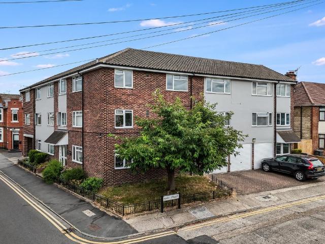 Flat for sale in Moulsham, Chelmsford