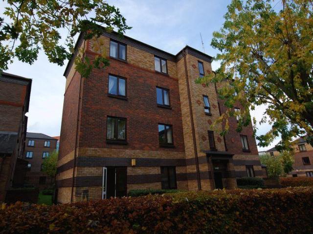 Flat for sale in Temple Quarter, Bristol