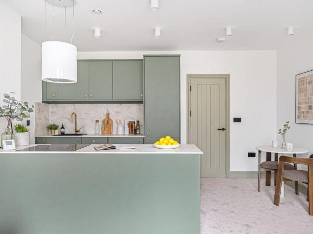 Flat for sale in St Albans, Five Acres