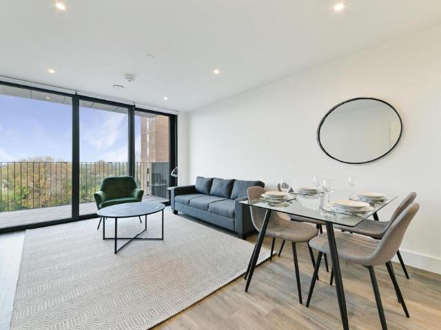 Flat for sale in Birch Green, Lower Halliford