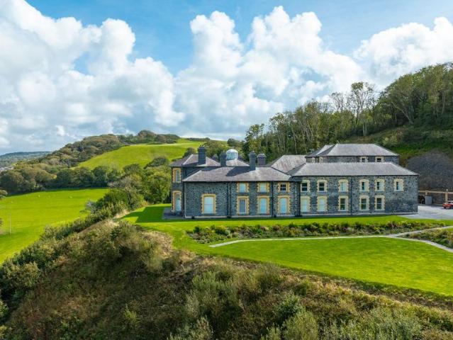 Flat for sale in Llanfarian, Wales