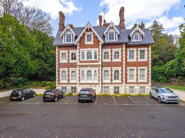 Flat for sale in St James, Sandown Park