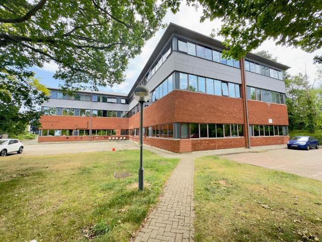 Flat for sale in Fleet, Hart