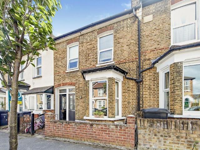 Flat for sale in London Borough of Lewisham, Greater London