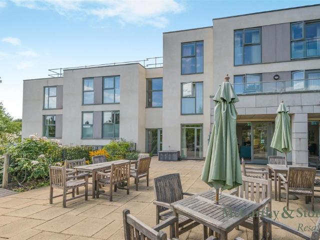 Flat for sale in Chesterton, Fossebridge