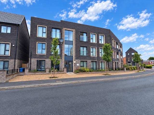 Flat for sale in Clayton, Manchester