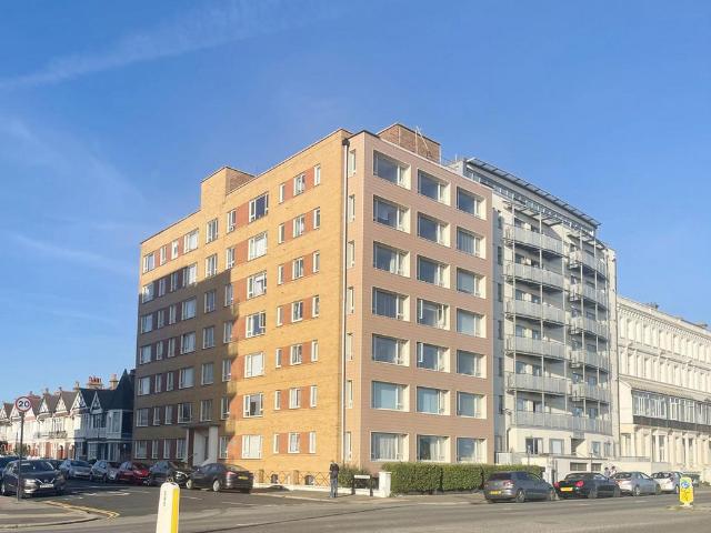 Flat for sale in Aldrington