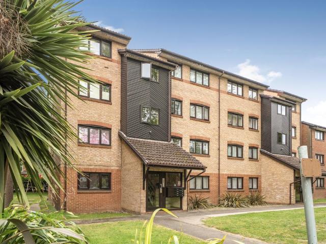 Flat for sale in London Borough of Croydon, Thornton Heath