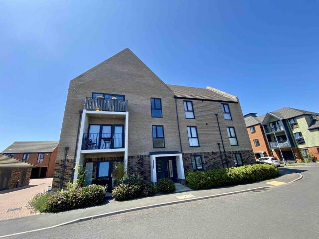 Flat for sale in Felixstowe, Eastbridge