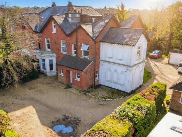 Flat for sale in Fleet, Hart