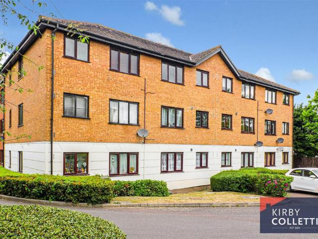 Flat for sale in Broxbourne, Isle Of Man