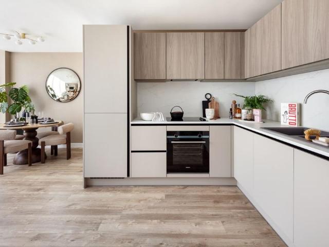 Flat for sale in Old Ford, Bow
