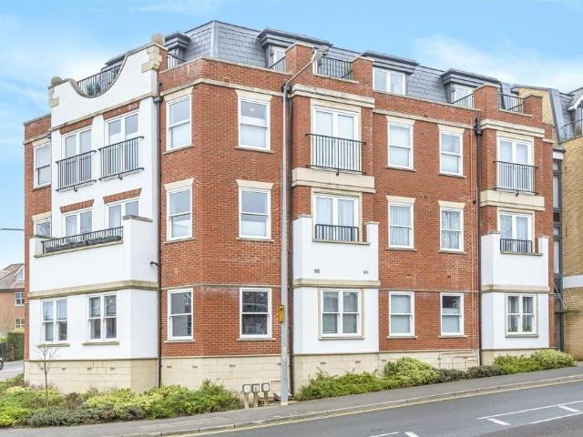 Flat for sale in Sevenoaks, The Butts