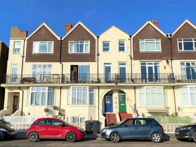 Flat for sale in Littlehampton, Arun