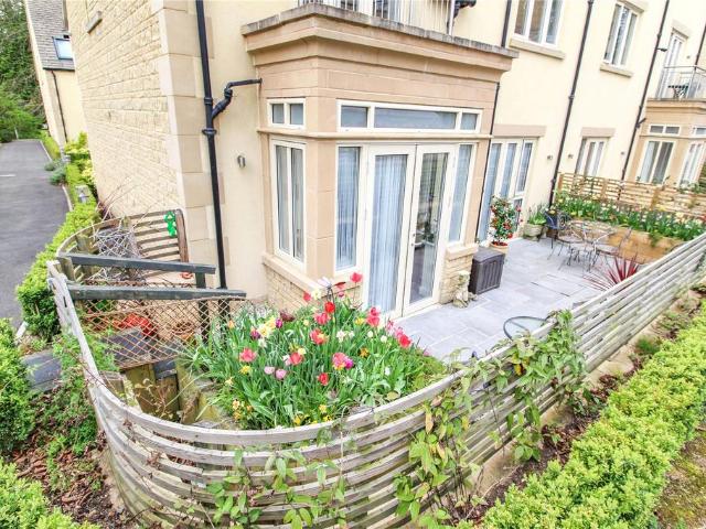 Flat for sale in Fossebridge, Gloucestershire