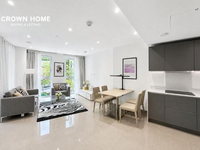 Flat for sale in Elephant and Castle, Greater London