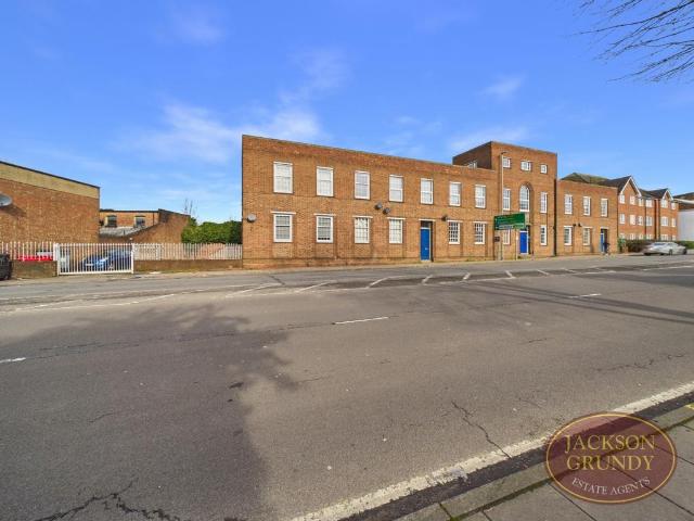Flat for sale in Semilong, Northampton