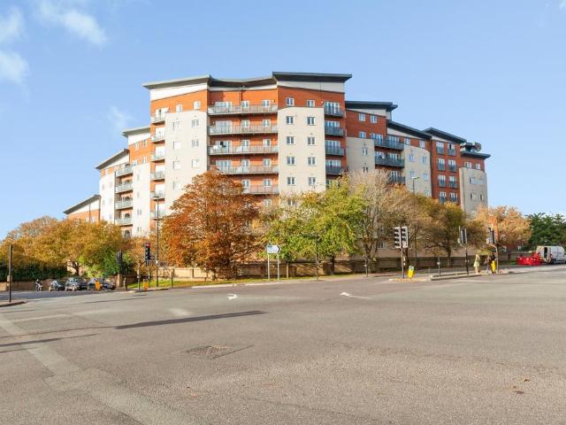 Flat for sale in Slough, Isle Of Man