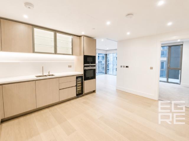Flat for sale in Nine Elms, Greater London