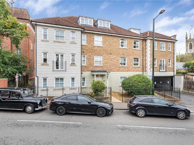 Flat for sale in The Beveree, Greater London