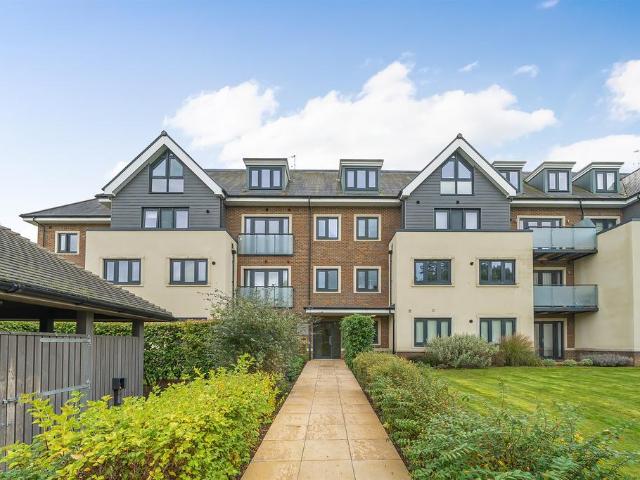 Flat for sale in Swallow, Buckinghamshire